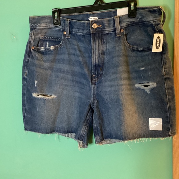 Old Navy Pants - Old Navy NWT Distressed Dad Jean Shorts - 5 inch inseam